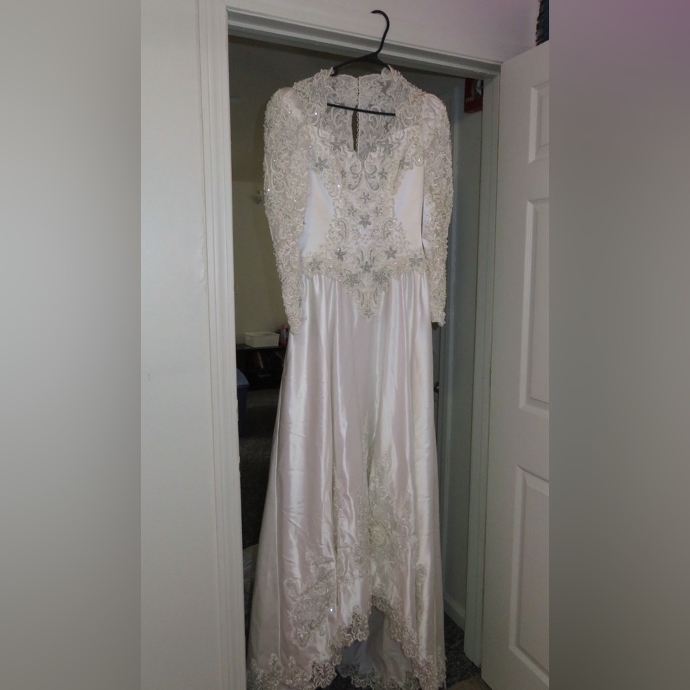 Bridal wedding dress